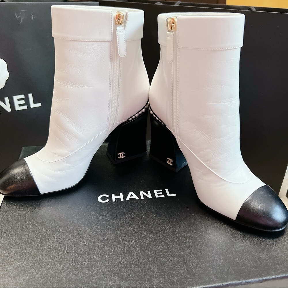 💯Authentic Chanel Shiny Goatskin Ankle Boots👢